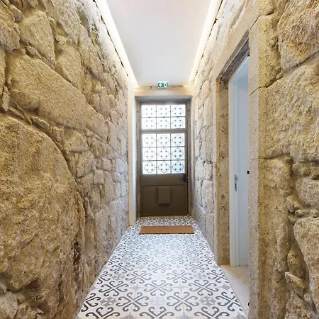 Village 6 Apartment *